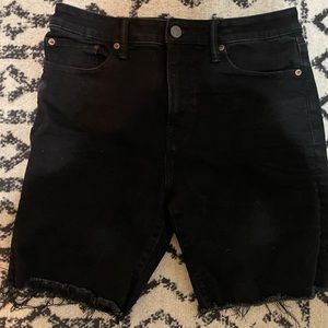 AE Mens black denim shorts, size 31, EUC